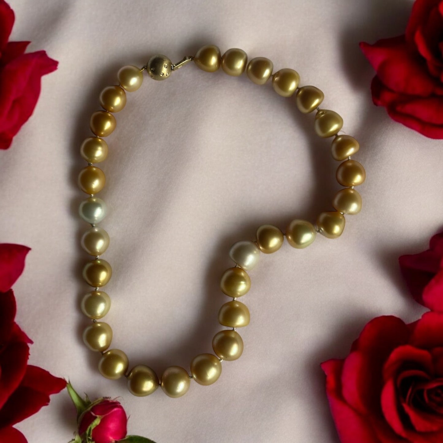 14K Diamond South Sea Strand