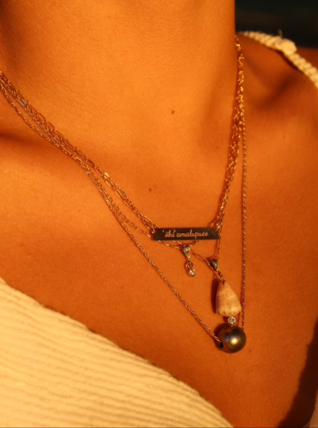 Engraved bar necklace